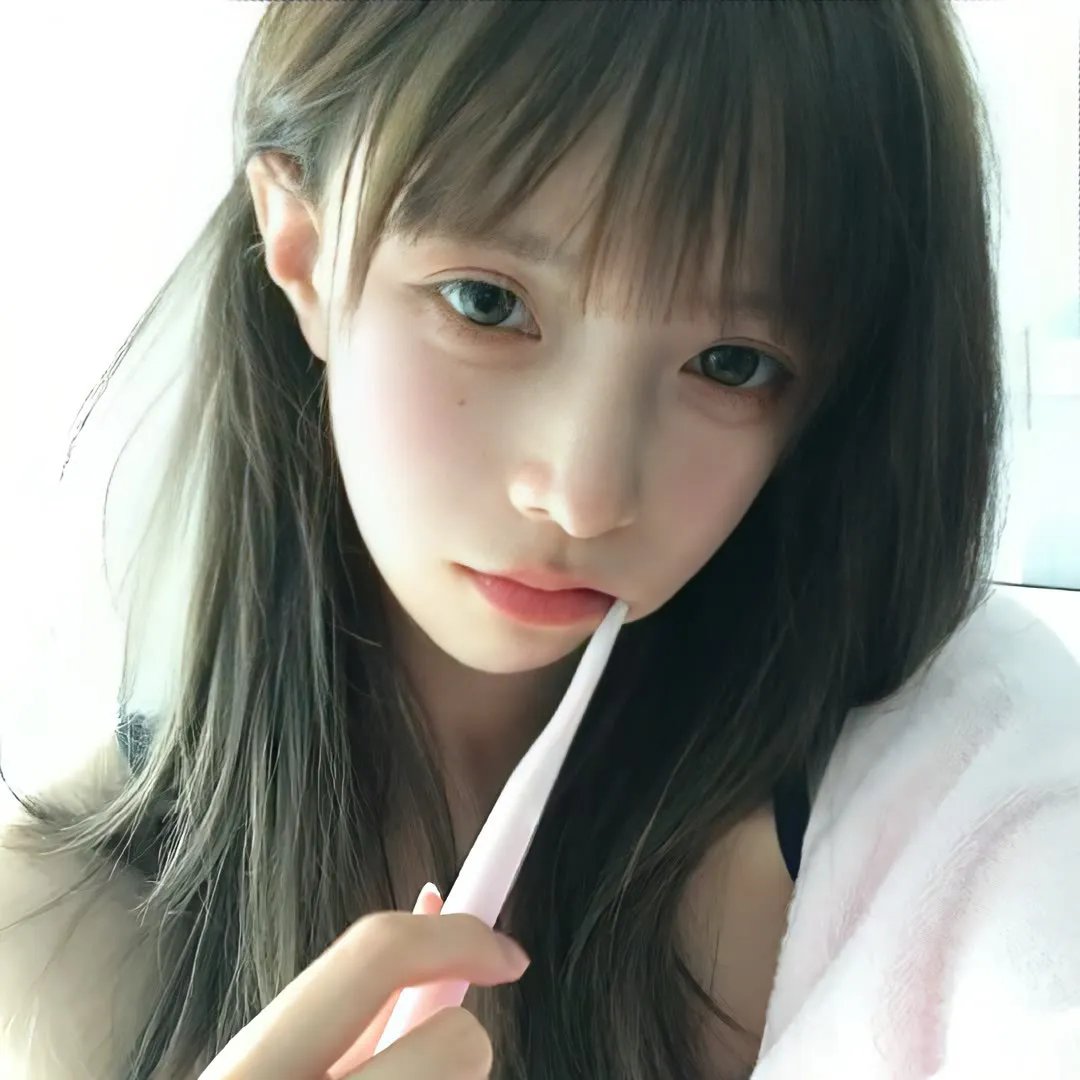 战火中的花蕾